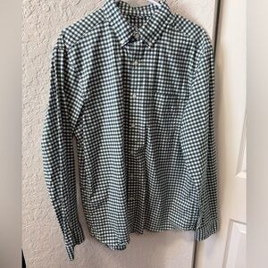 Vineyard Vines Men's Green and White on-the-go performance shirt Size Large
